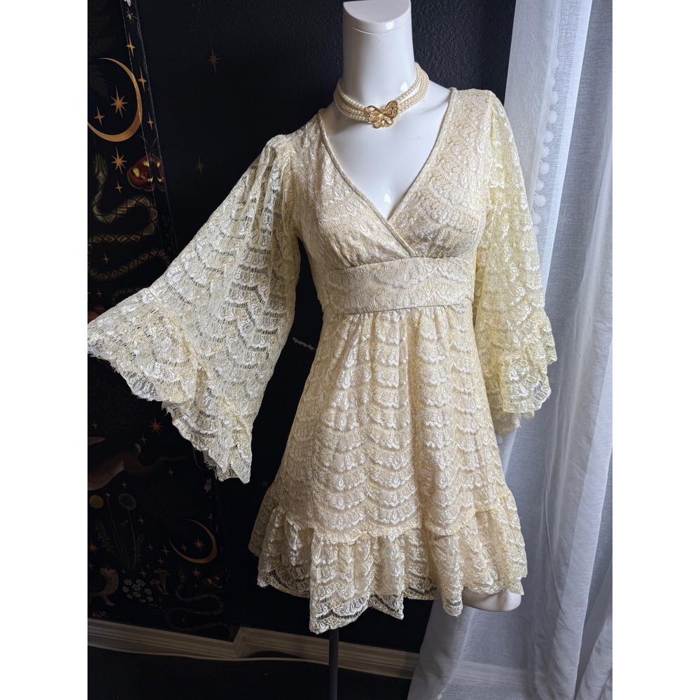 Betsey Johnson Lace Mini Dress Cream Metallic Bell Sleeve Ruffle V-Neck Size 2